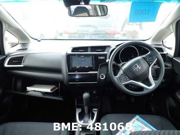 HONDA FIT 13G F PACKAGE