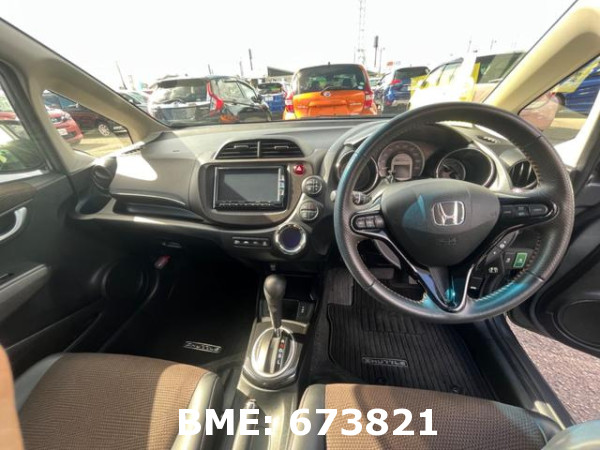 HONDA FIT SHUTTLE HYBRID