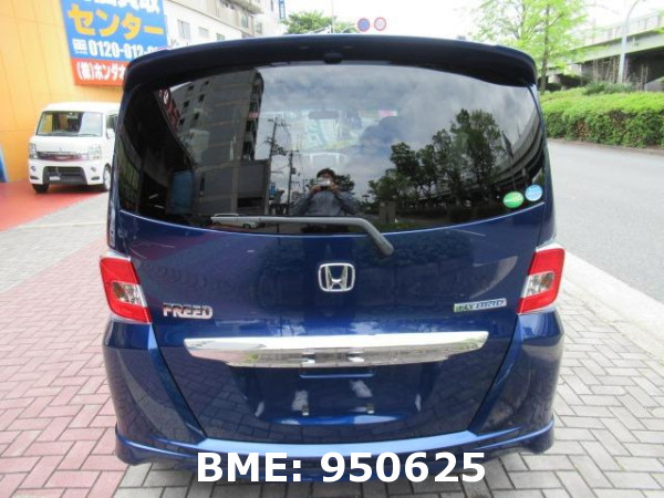 HONDA FREED HYBRID