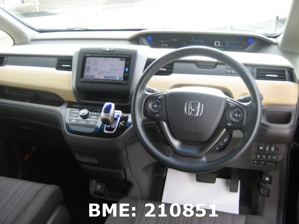 HONDA FREED HYBRID