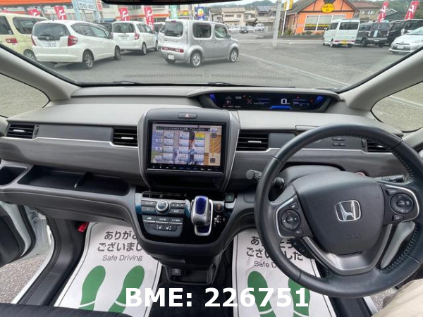 HONDA FREED HYBRID