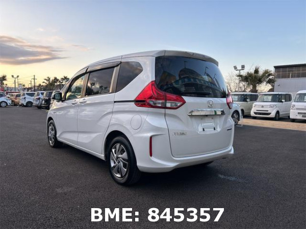 HONDA FREED HYBRID