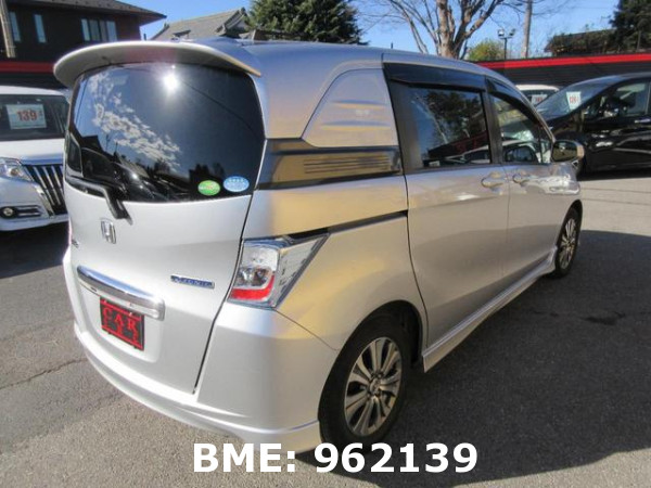 HONDA FREED SPIKE HYBRID