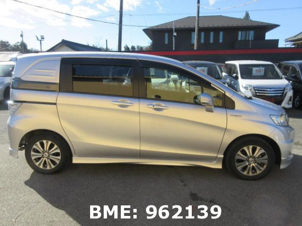 HONDA FREED SPIKE HYBRID