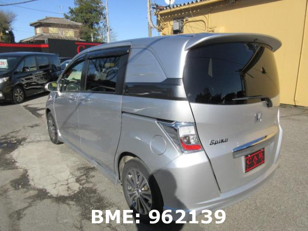 HONDA FREED SPIKE HYBRID