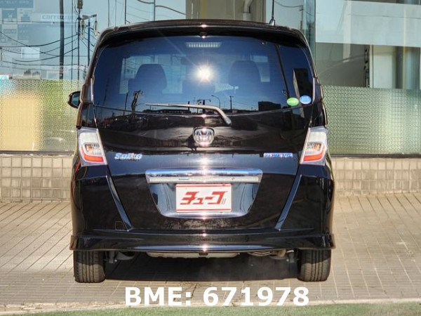 HONDA FREED SPIKE HYBRID