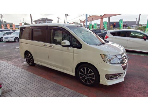 HONDA STEPWAGON SPADA