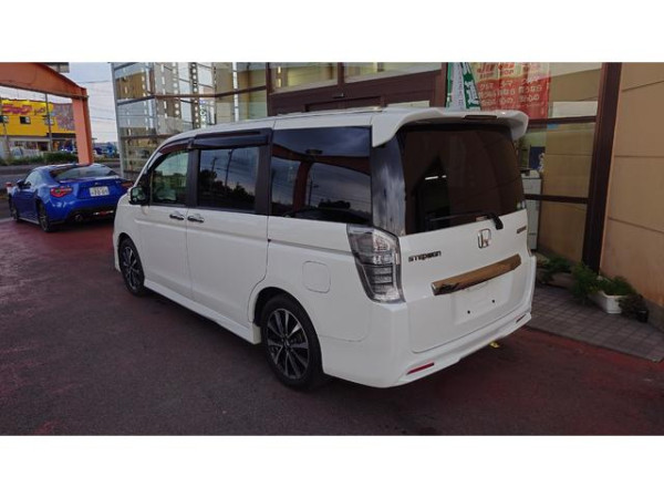 HONDA STEPWAGON SPADA