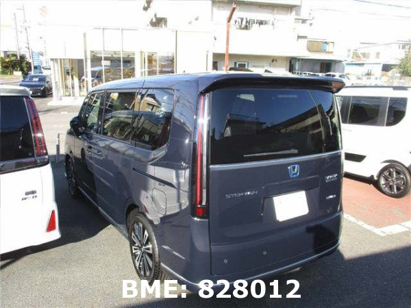 HONDA STEPWAGON e:HEV PREMIUM LINE