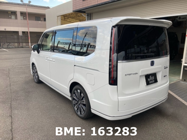 HONDA STEPWAGON PREMIUM LINE