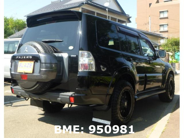 MITSUBISHI PAJERO